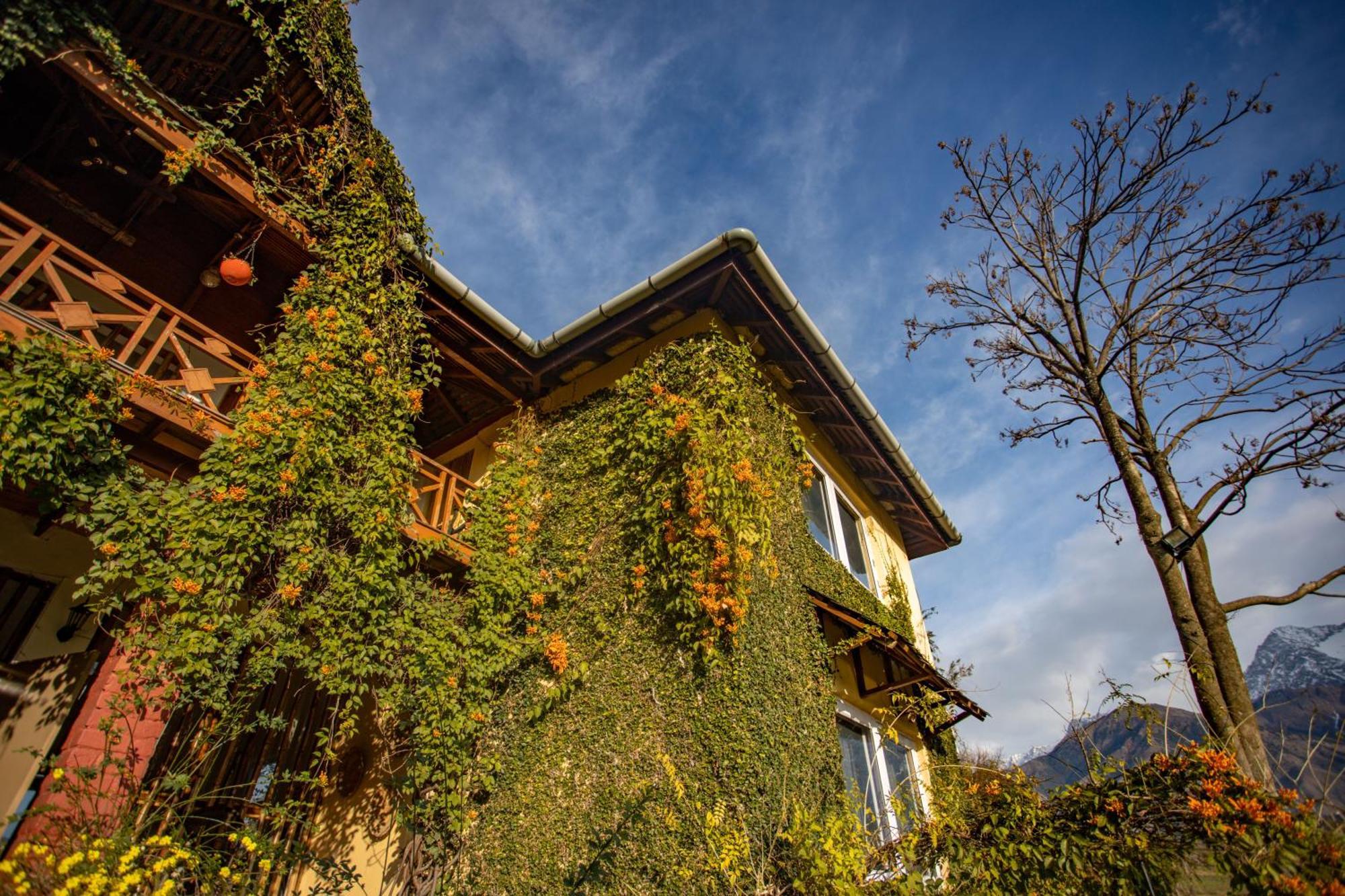 Hotel Seclude Pālampur Extérieur photo